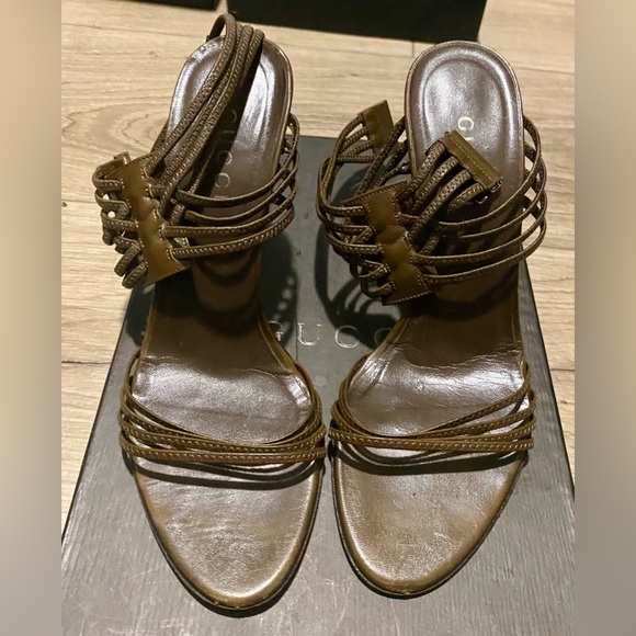 GUCCI Vintage Leather Gladiator Sandals
Women's Size: 7 Good Condition In Box - Picture 2 of 4